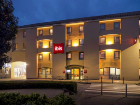 Гостиница ibis Carcassonne Centre - La Cité  Каркассон